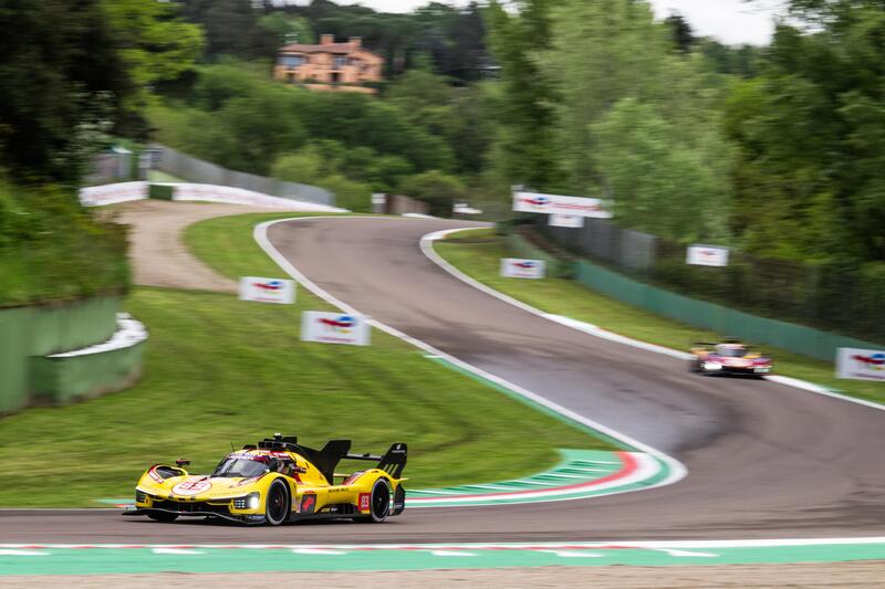 Predstavitelia WEC a partnerov počas prezentácie v Miláne