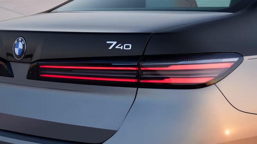 BMW radu 7 a lak za vyše 16 000 €: taký citlivý, že do bežnej umyvárky nesmie