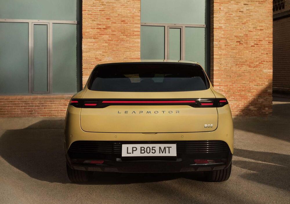 Leapmotor B05 prichádza do Talianska od 22 900 €: 218 k, zadný náhon a batéria v ráme ako výzva pre ID.3 a MG4