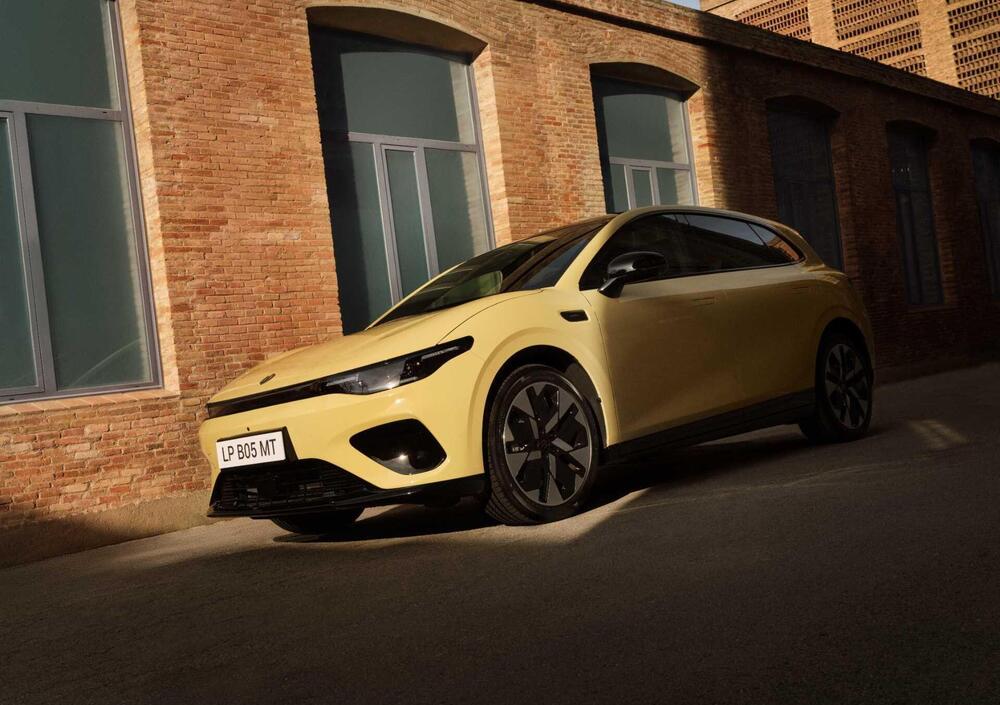 Leapmotor B05 prichádza do Talianska od 22 900 €: 218 k, zadný náhon a batéria v ráme ako výzva pre ID.3 a MG4