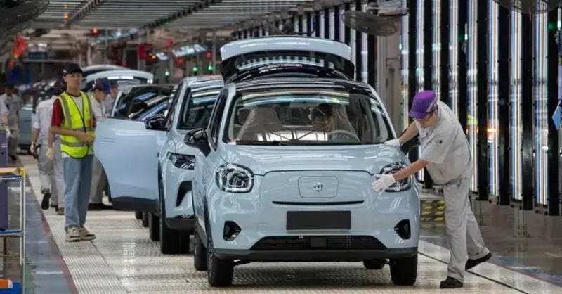 Stellantis a Leapmotor, CEO Xin: &ldquo;nevylučujem&rdquo; spoločné platformy a &ldquo;využitie synergií&rdquo; na zníženie nákladov