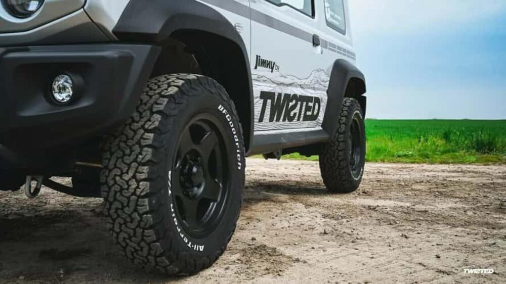 Suzuki Jimny Twisted: mini off-road dostal turbo. Ale za akú cenu?