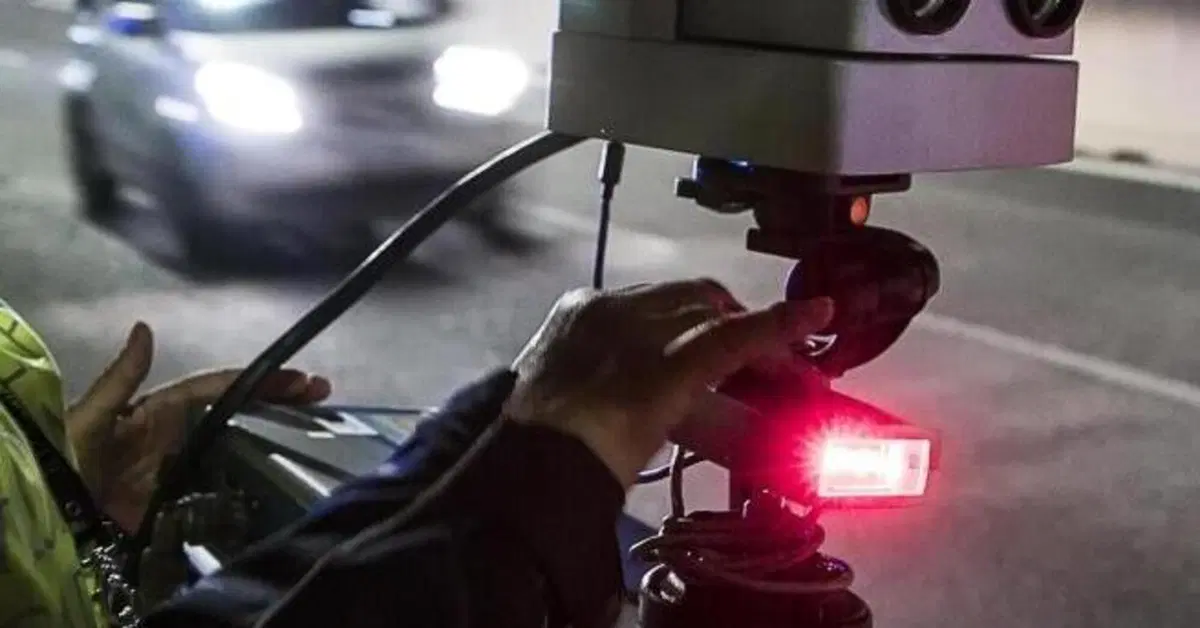 Treviglio testuje super autovelox s umelou inteligenciou: pokuty aj za mobil v ruke a nezapnuté pásy
